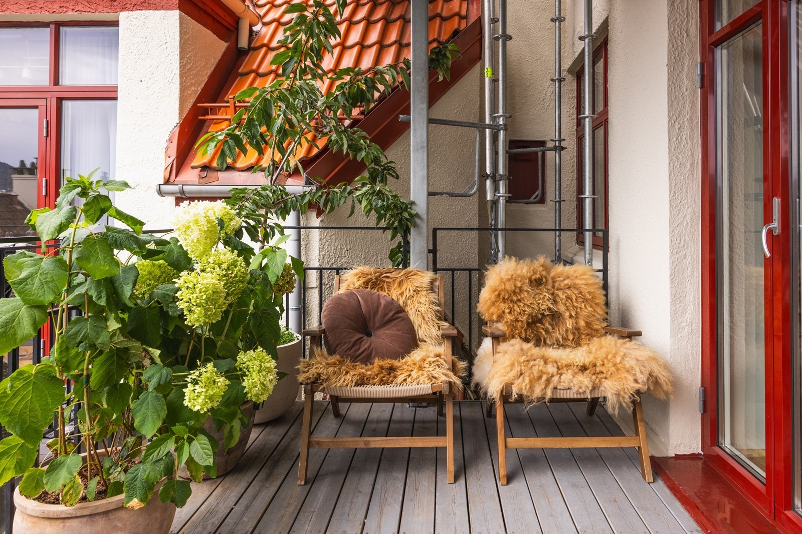 - Her er det kjempefint å nyte en god bok eller en kaffekopp i hånden - Galleribilde