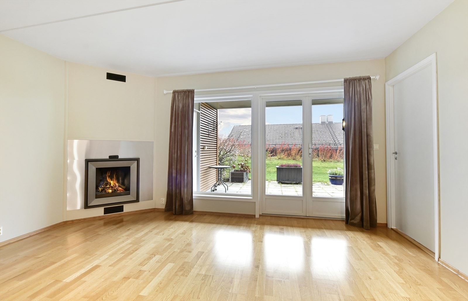 Det er installert gasspeis i stuen. Behagelig og godt når gradestokken kryper nedover. Galleribilde