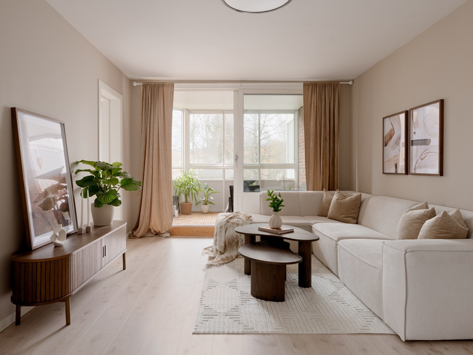 Velkommen til denne flotte boligen på Karihaugen - Her har du mulighet til å bo i et koselig nabolag med kort vei til sentrum og en rekke fasiliteter rett utenfor døren! (Foto av Tommy Larsen) Galleribilde