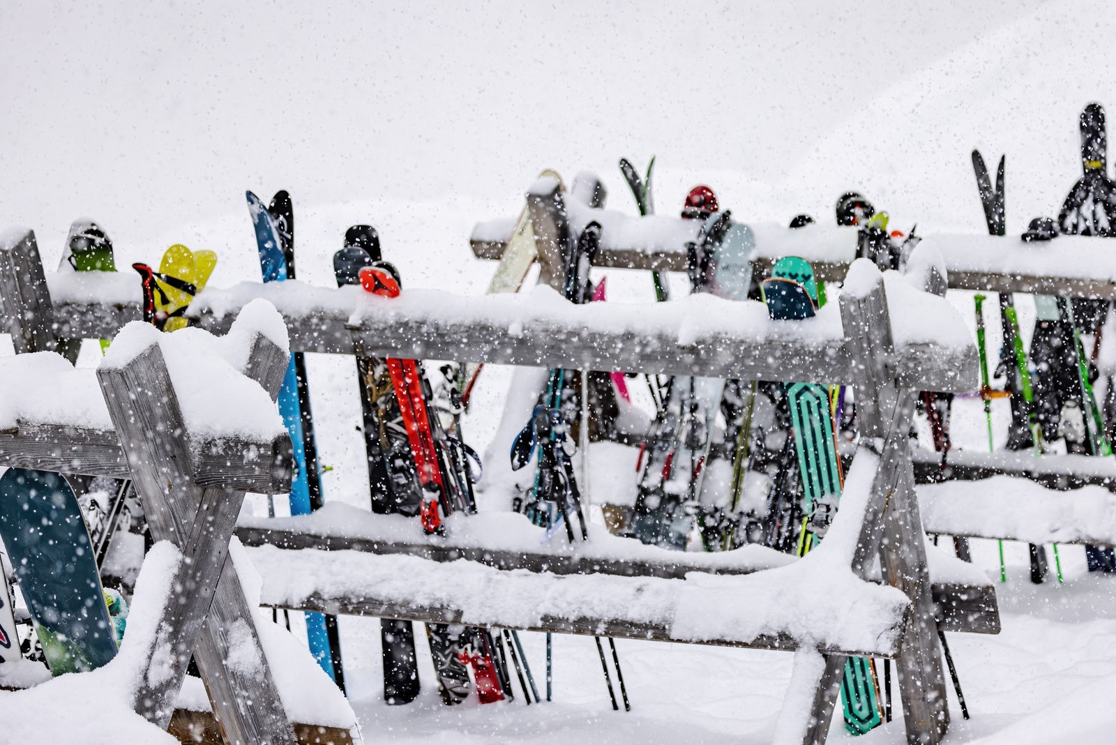Her finner du alpinløyper på alle kanter og umiddelbar nærhet til de vakre fjellområdene i Holdeskaret. Foto: Aurelijus Norvaisas. Galleribilde