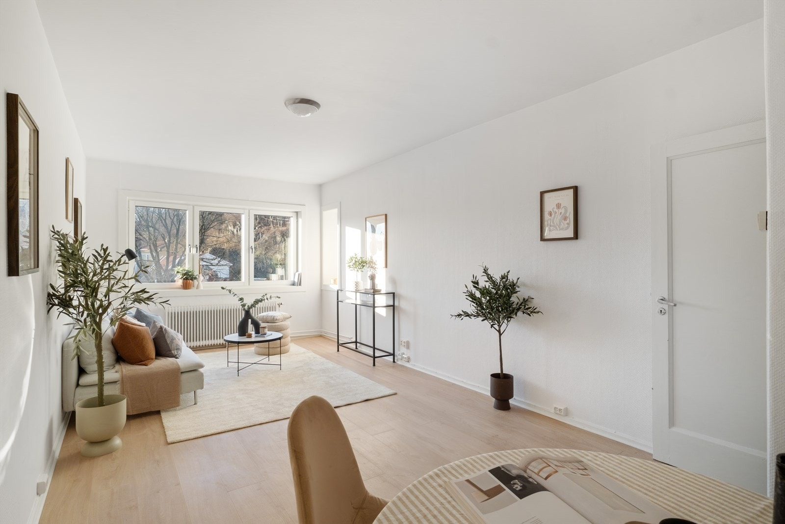 Lys og hyggelig stue. Galleribilde