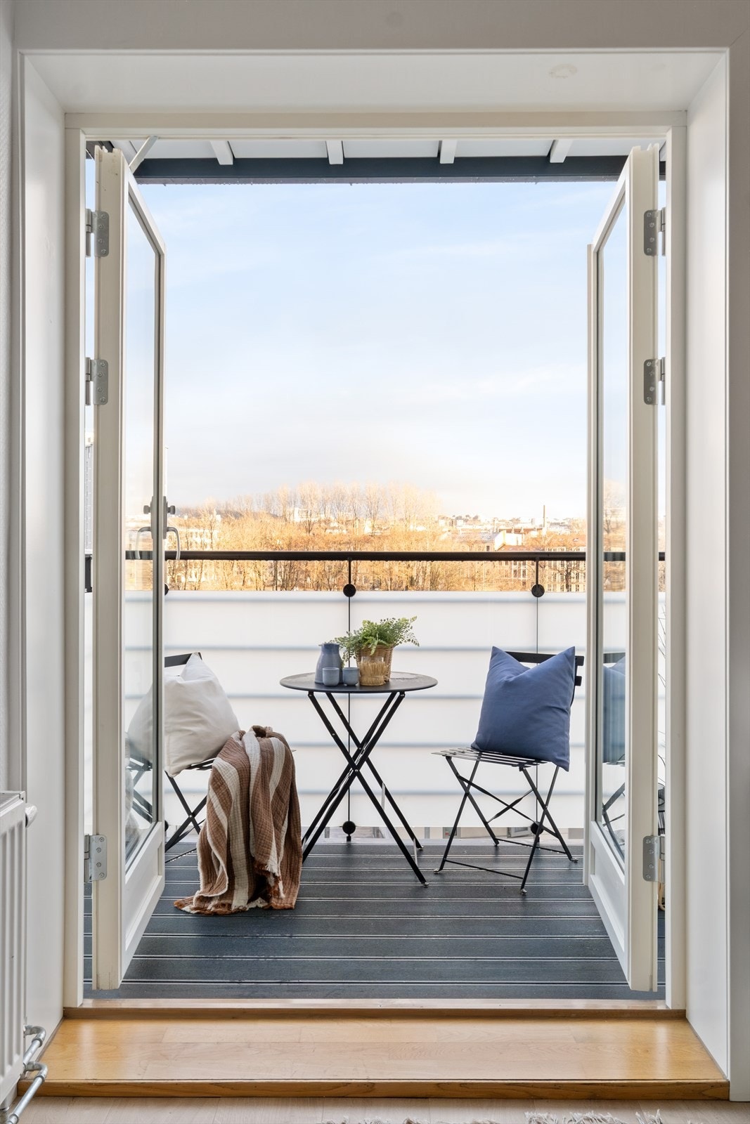 Utgang til balkong fra kjøkkenet. Galleribilde