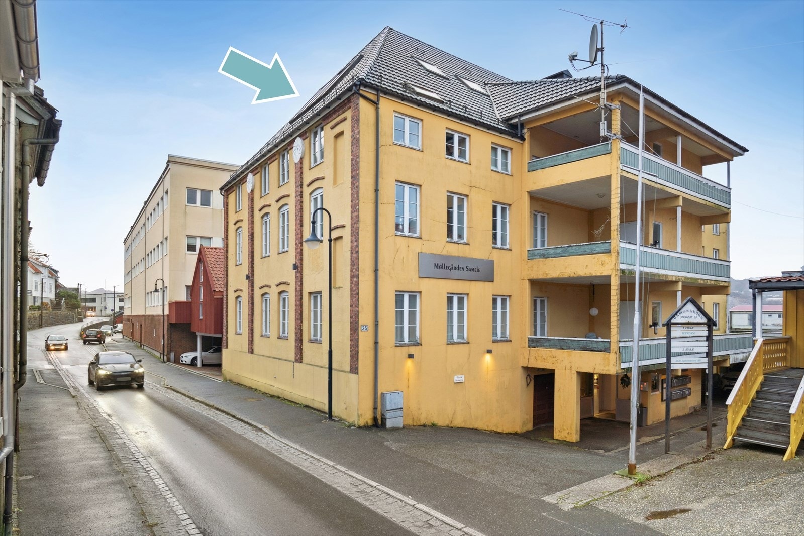 Unik beliggenhet i toppetasjen - Her bor du med kort avstand til det du trenger i hverdagen! Bilder tatt av EFKT vedr fotograf: Arnt Ove Skailand. Galleribilde