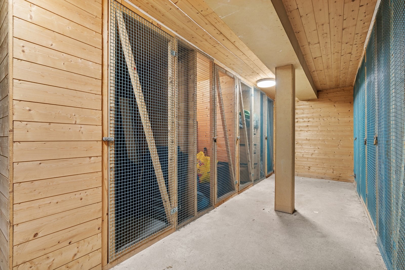 Bod på ca. 2 m2 i underetasjen. Galleribilde