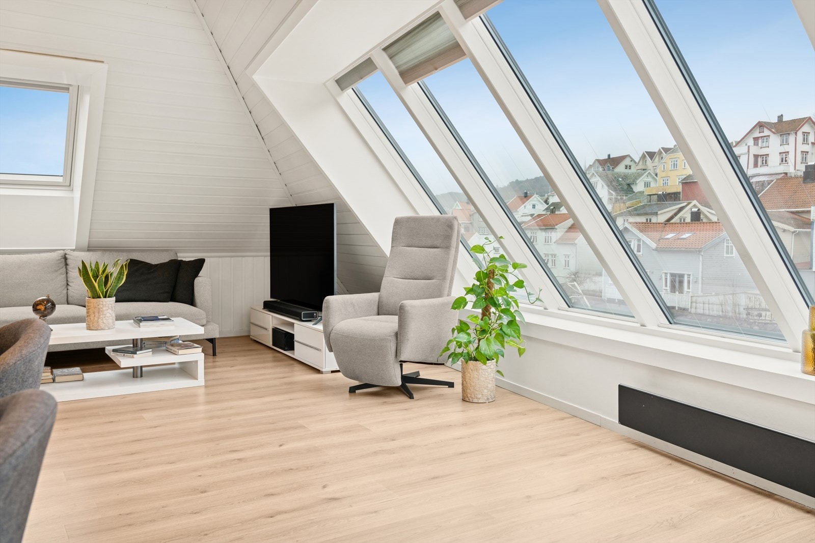 Plass til å dele små og store opplevelser med venner eller ta frem en god bok og lytte til musikk, alene. Galleribilde