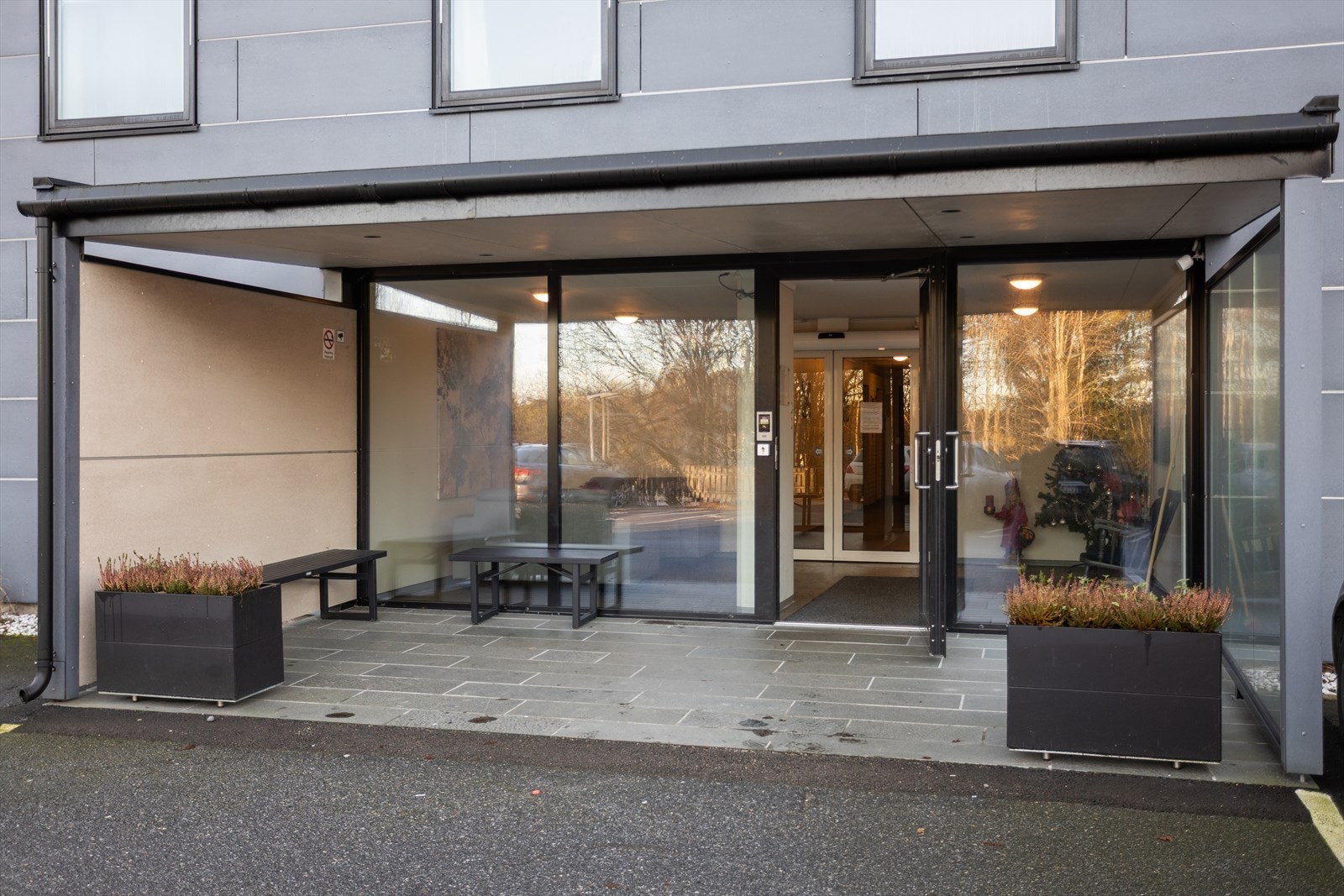 Felles inngang til blokkene Galleribilde