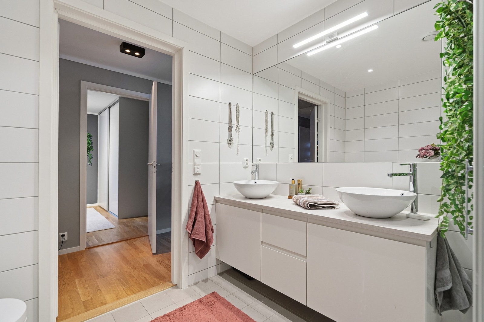 Dobbel servant er meget praktisk Galleribilde