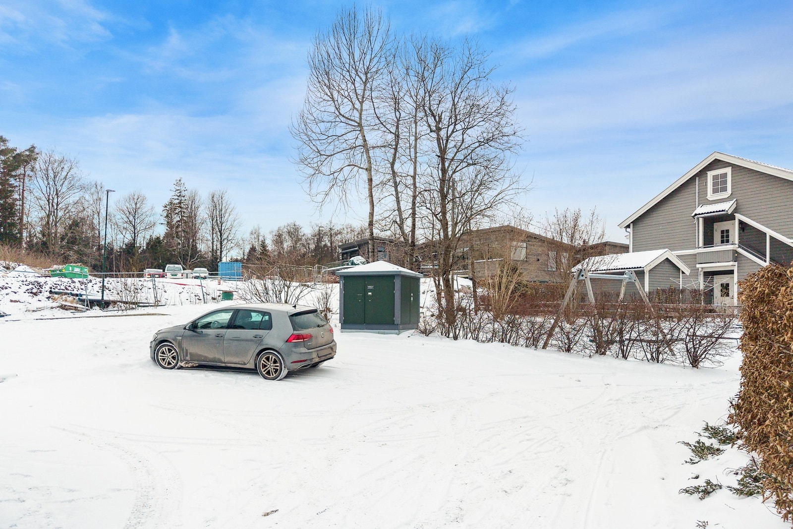 Parkering/gjesteparkering på sameiets tomt Galleribilde