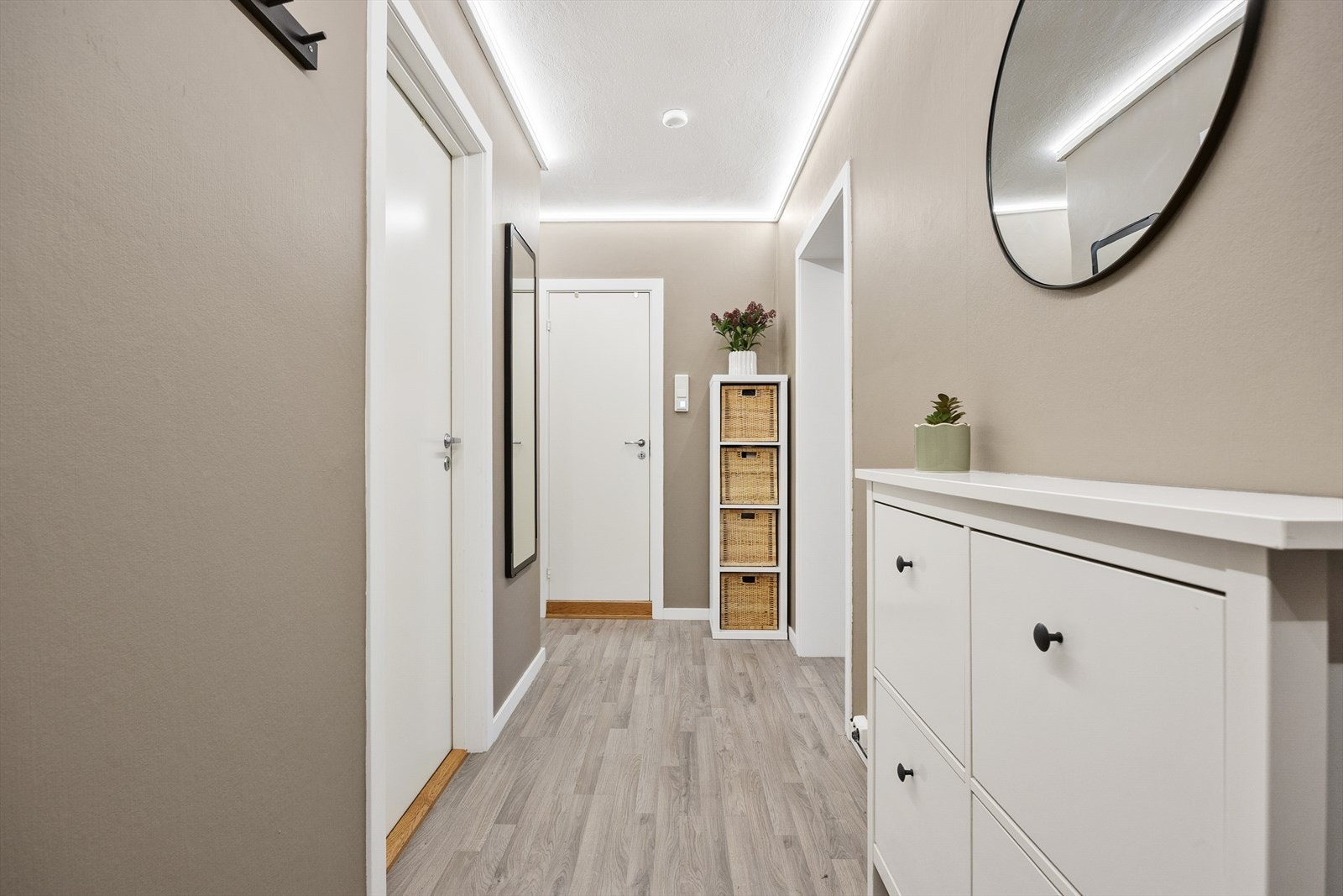 Entrédøren er brann- og lydklassifisert for økt trygghet og komfort. Galleribilde