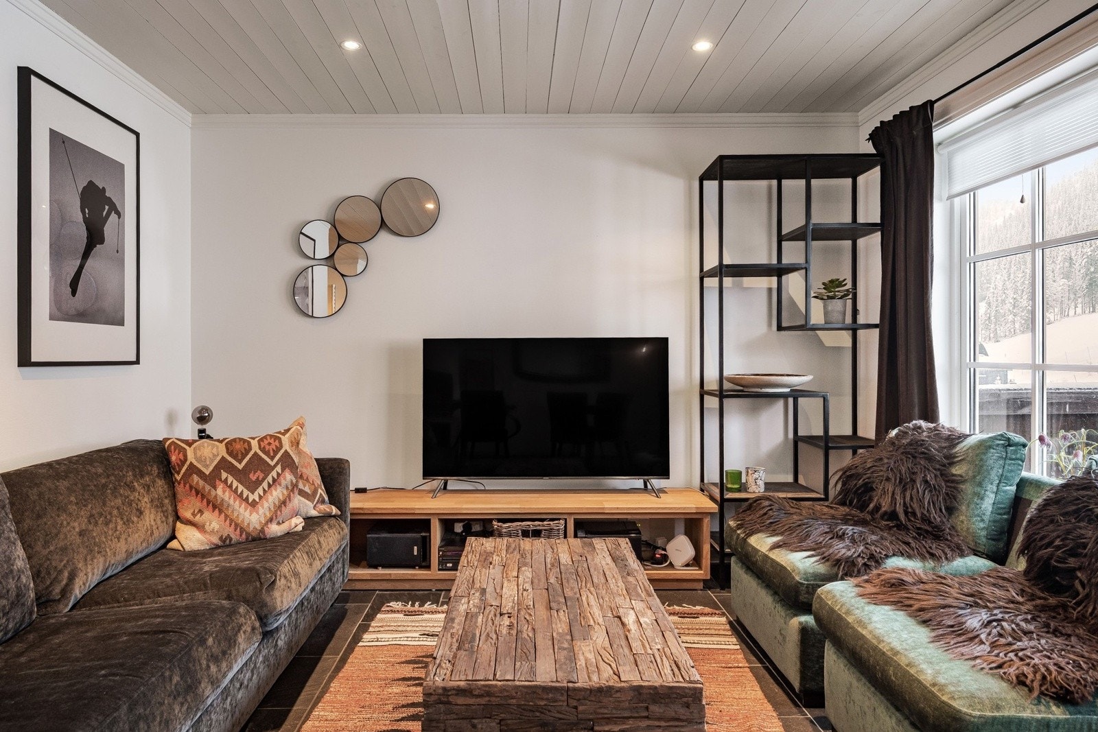 Fra stuen er det også utgang til balkong. Galleribilde