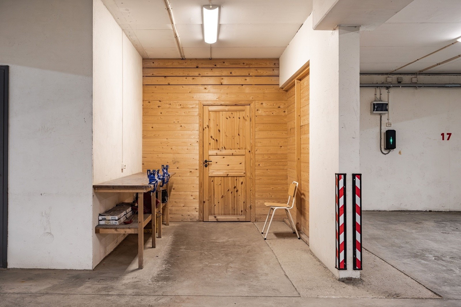 Det er også felles skibod som er oppvarmet med eget locker med plass til skistøvler og ski. Galleribilde