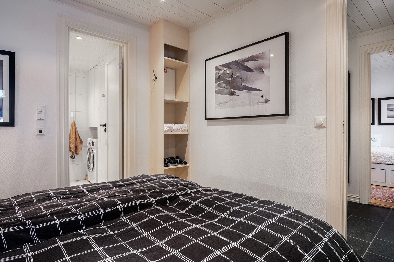 Fra hovedsoverommet er det direkte inngang til bad. Galleribilde