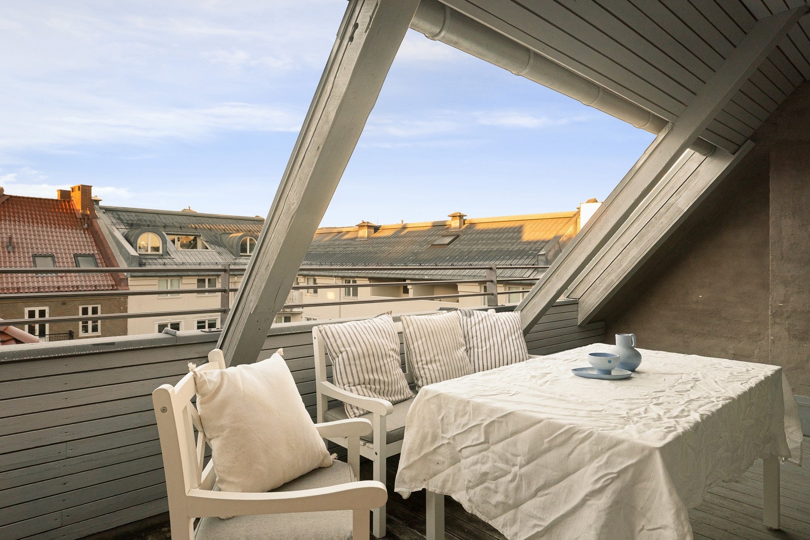 Felles takterrasse med nydelig utsikt. Galleribilde