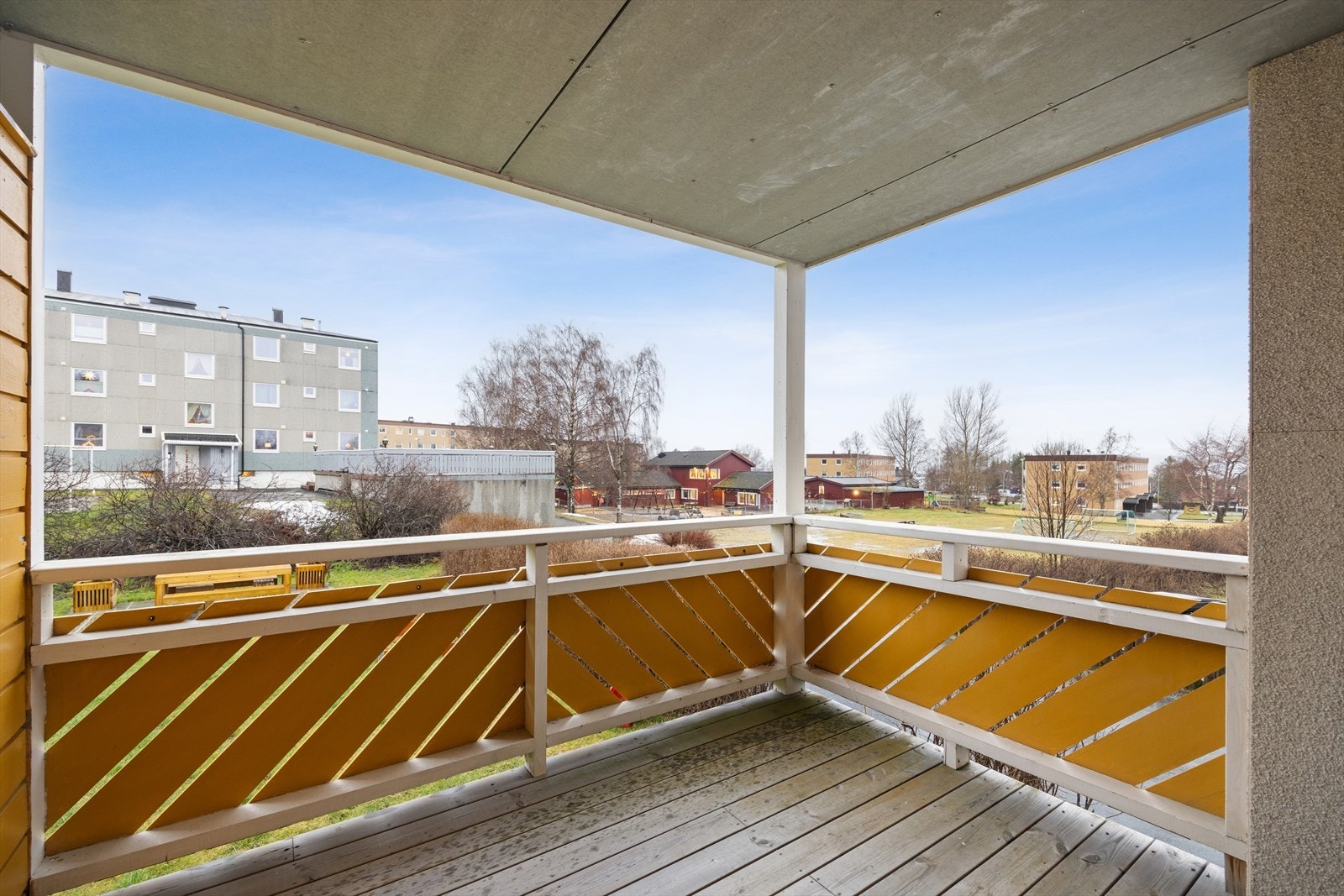 Den vestvendte verandaen gir meget gode solforhold på ettermiddag/kveld. Galleribilde