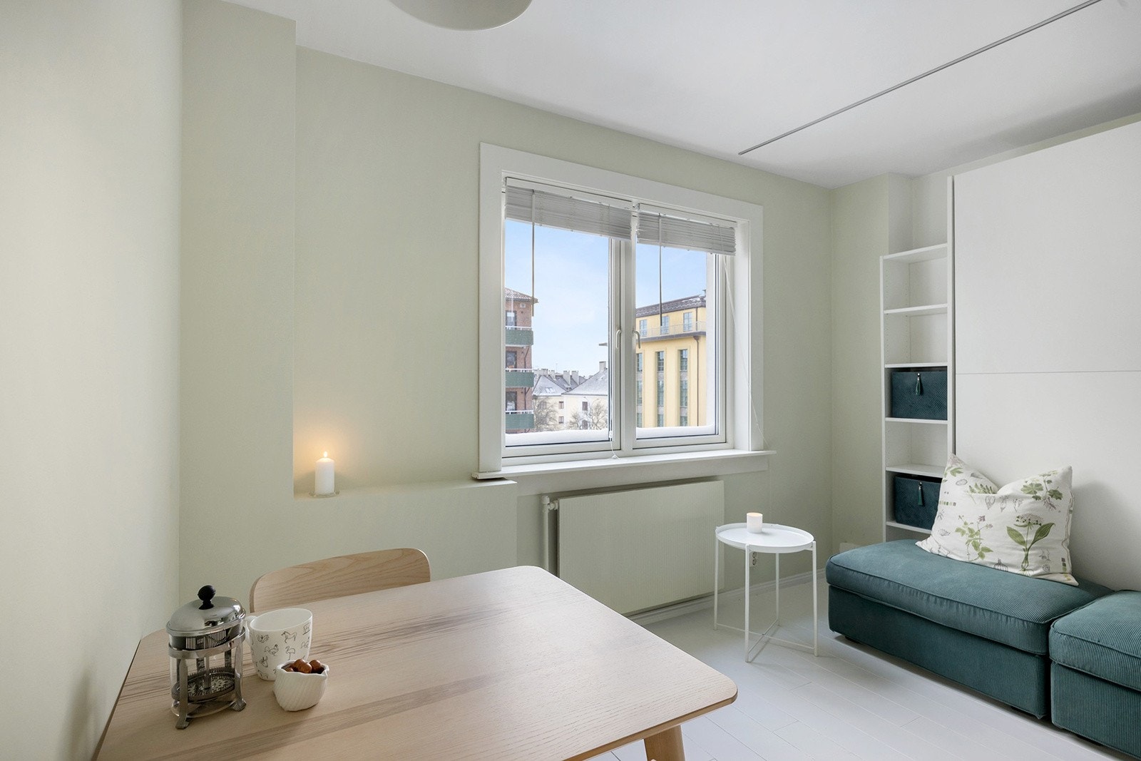 Stue med plass til spisebord. Galleribilde