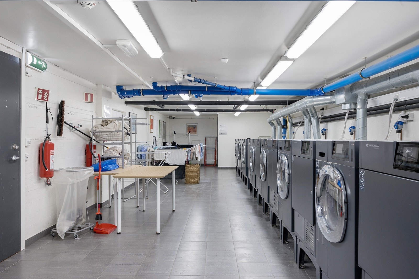 Vaskerom Galleribilde