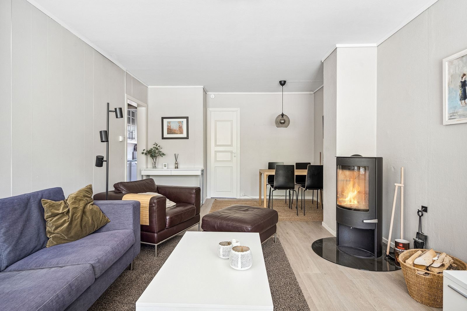 Stuen sett i fra en annen vinkel - Møbleringen i leiligheten avviker noe i fra bildene Galleribilde