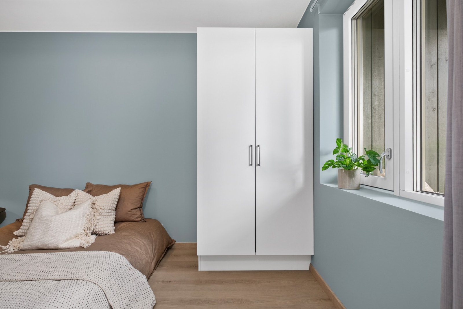 Garderobeløsningen medfølger i handelen. Galleribilde