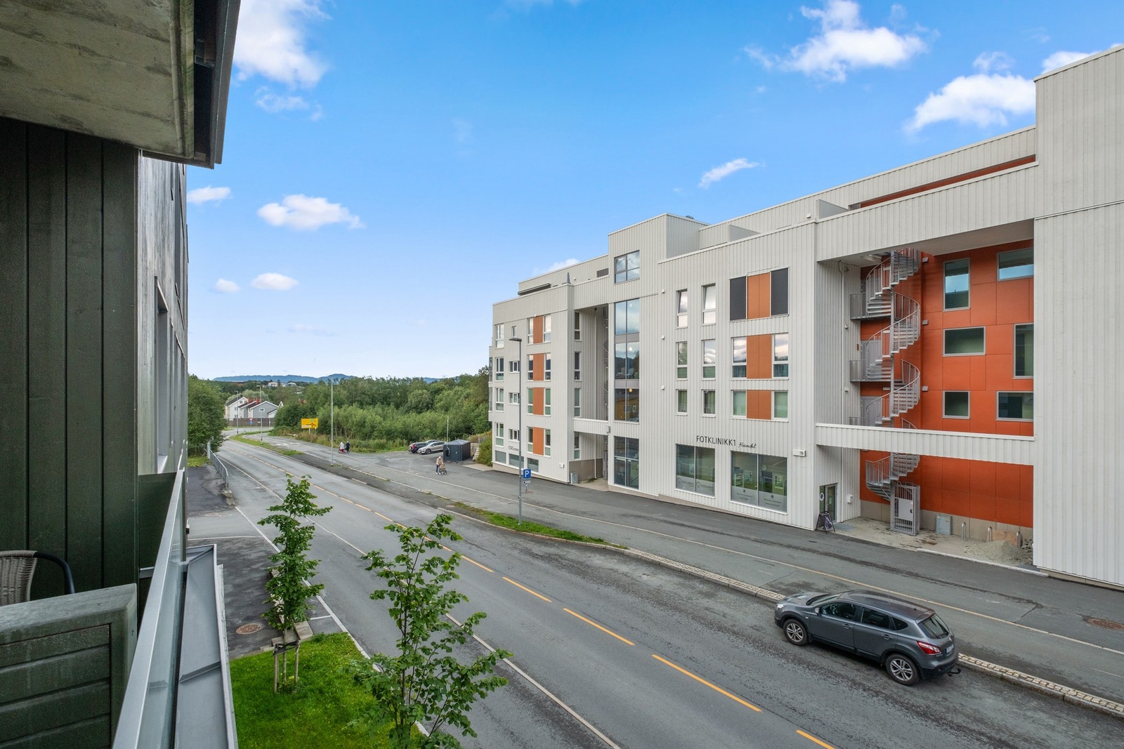 Utsikt fra balkongen nedover Heimdalsvegen. Galleribilde