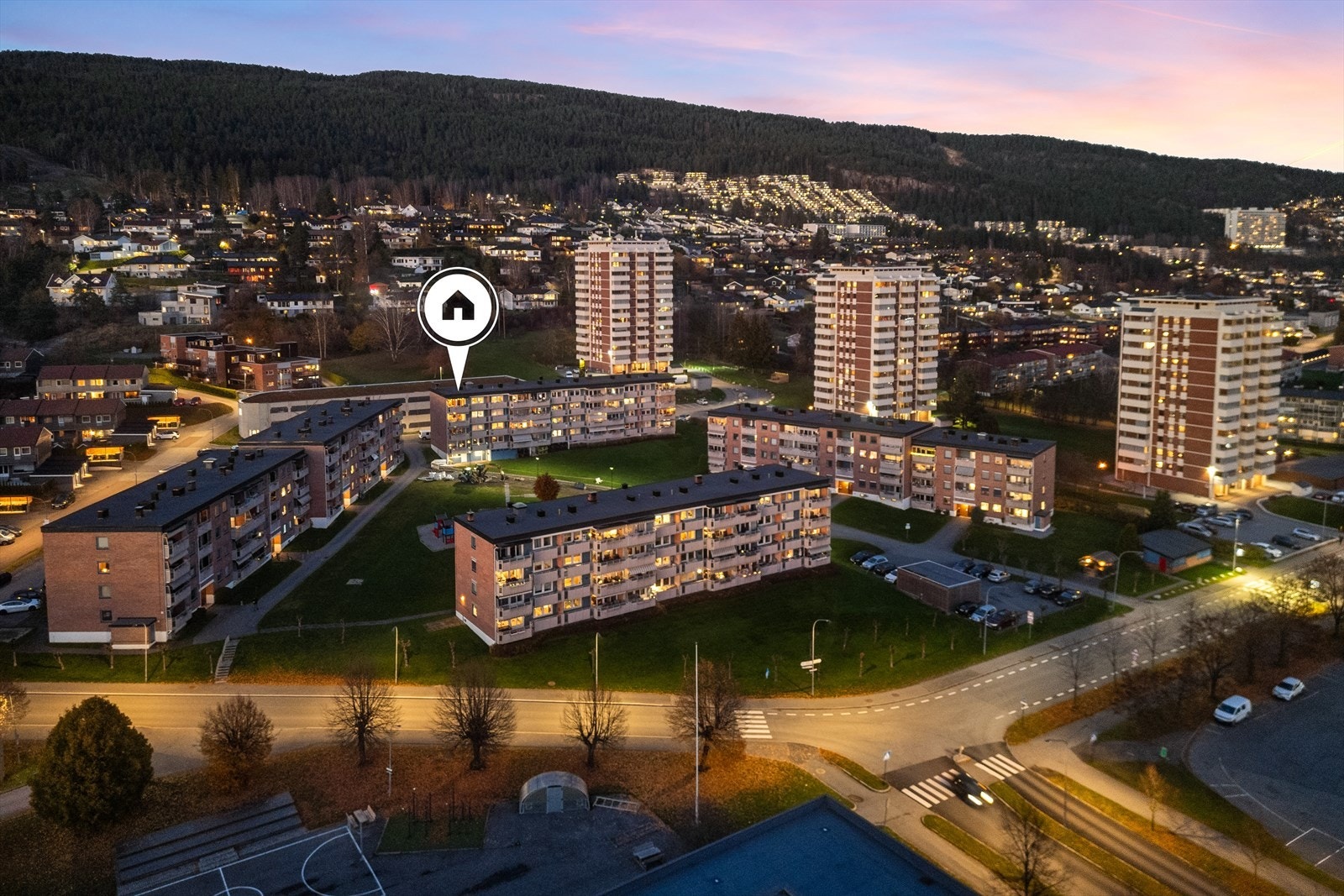 Velkommen til Sørensvingen 12C - En innflyttningsklar endeleilighet med god intern beliggenhet i borettslaget. Galleribilde