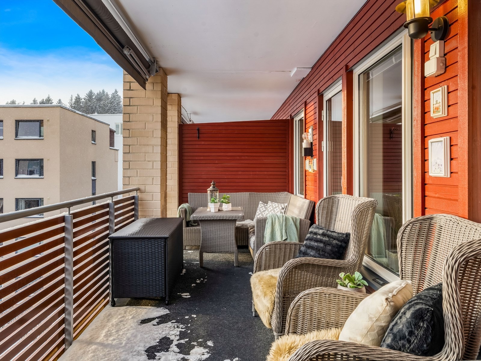 Her ute er det god plass til sittegrupper, samt gass-/elektrisk grill. Galleribilde