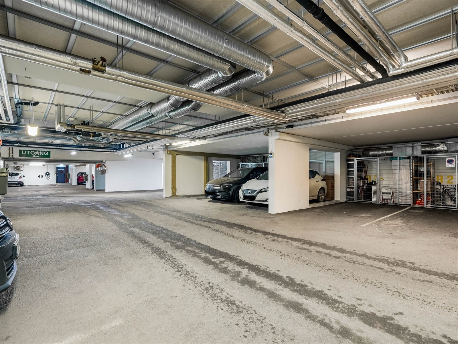 Leiligheten disponerer parkeringsplass nr. 30093 i Lørenskog Sent. Vest Gar. Sameie. Galleribilde