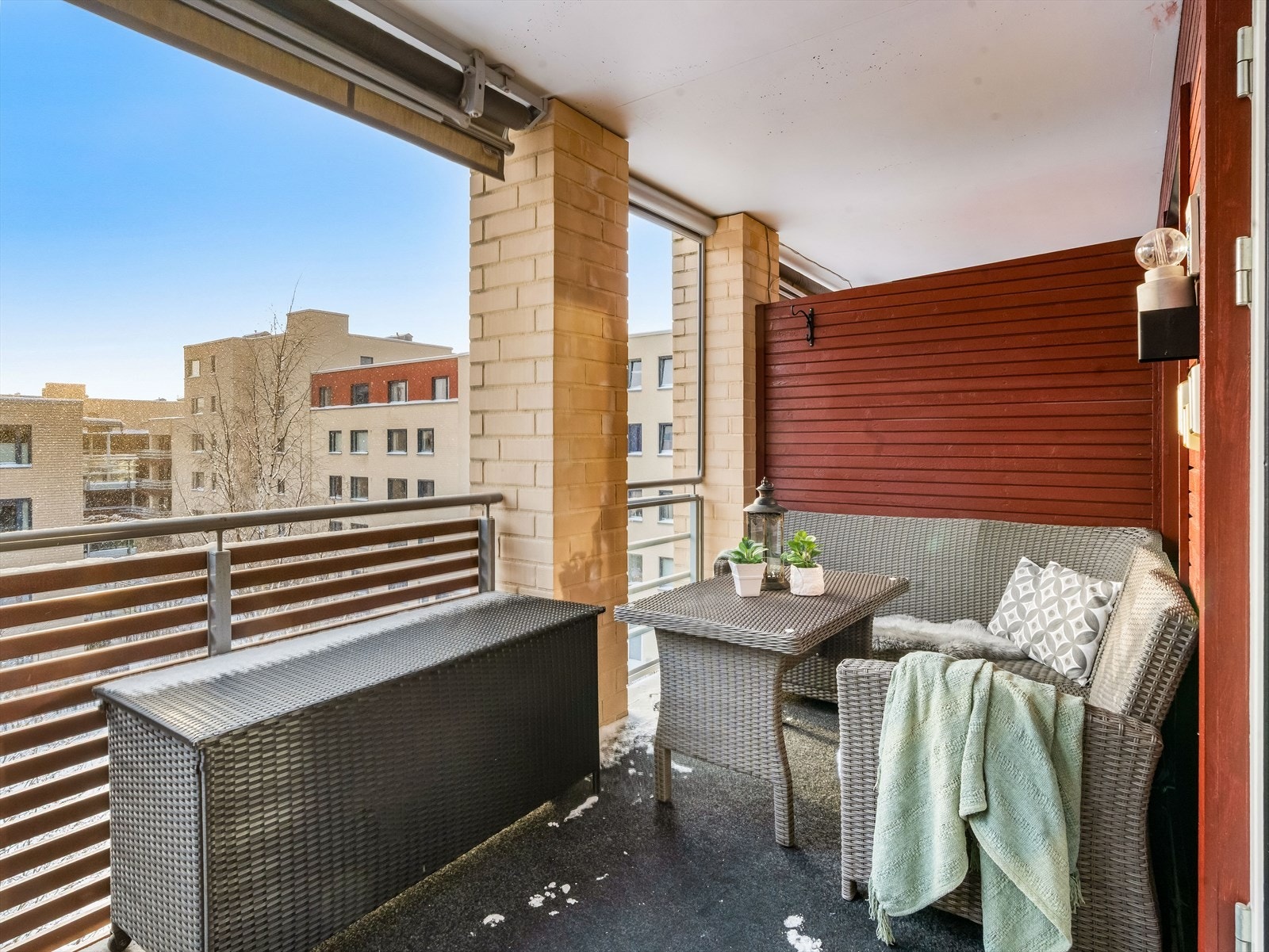 Det er montert solskjerming. Galleribilde