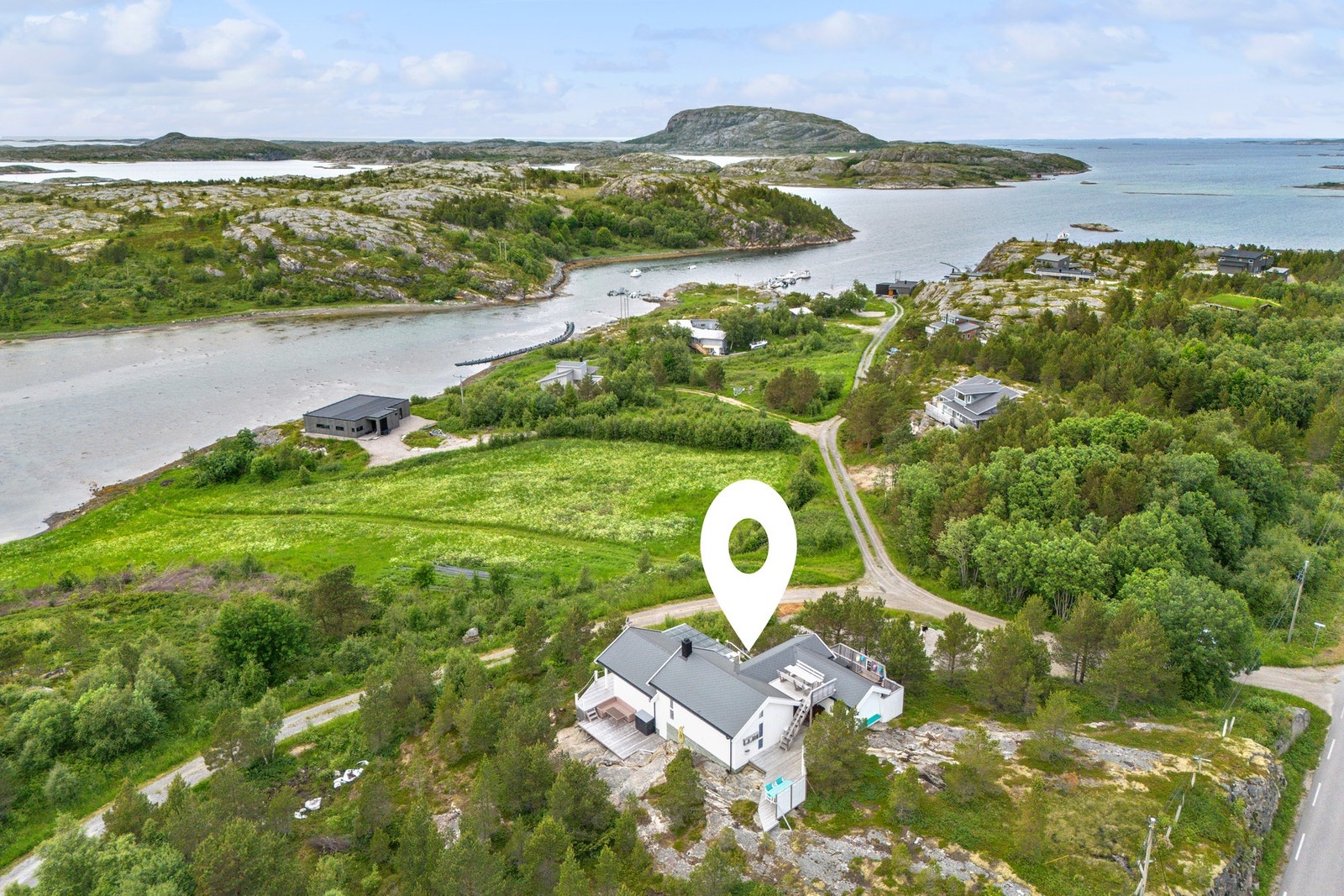 Velkommen til Glasøyvågen 2, presentert av EiendomsMegler1 v/Magnus Aasland. Foto: ELW Media (Espen Wåde) Galleribilde