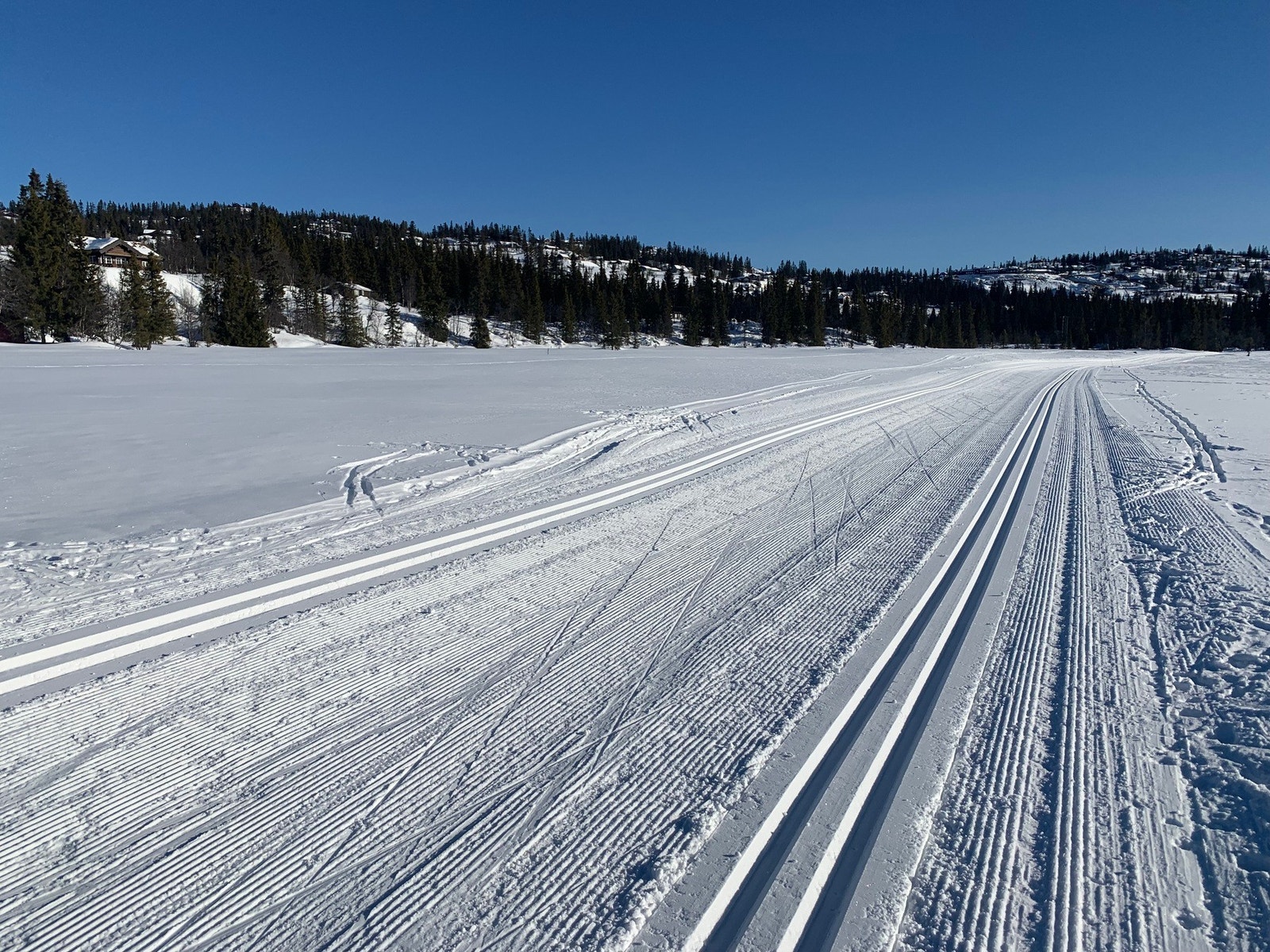 Aurdalsåsen er kjent for sine velpreparerte skiløyper som er en del av et omfattende løypenett som strekker seg helt til Beitostølen. Galleribilde