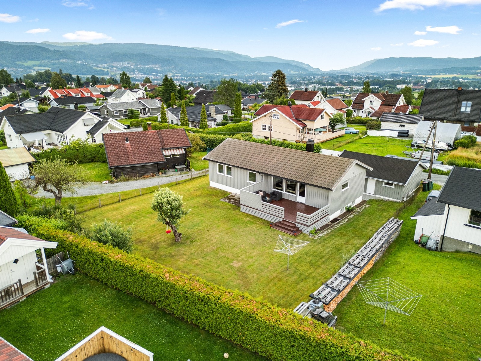 Mulighet for utleiedel i kjeller - ikke kontrollert. Søknad og godkjenning fra kommunen må gjøres på eget ansvar. Galleribilde
