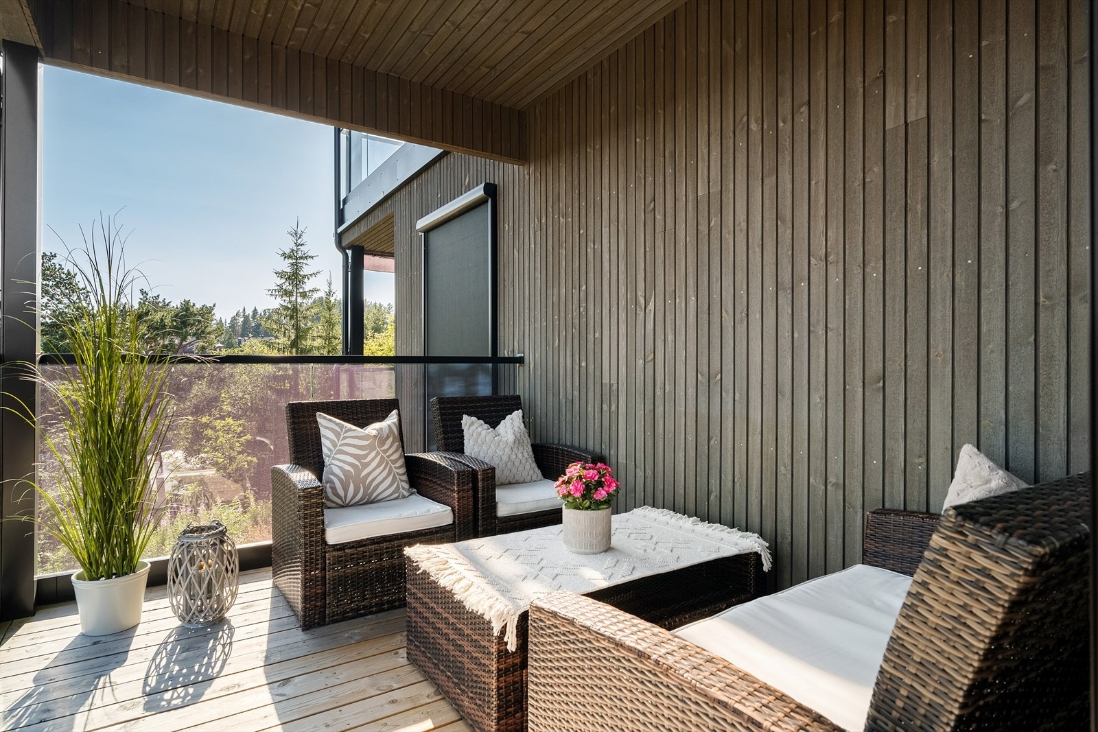 Flott balkong med plass til utemøblement Galleribilde