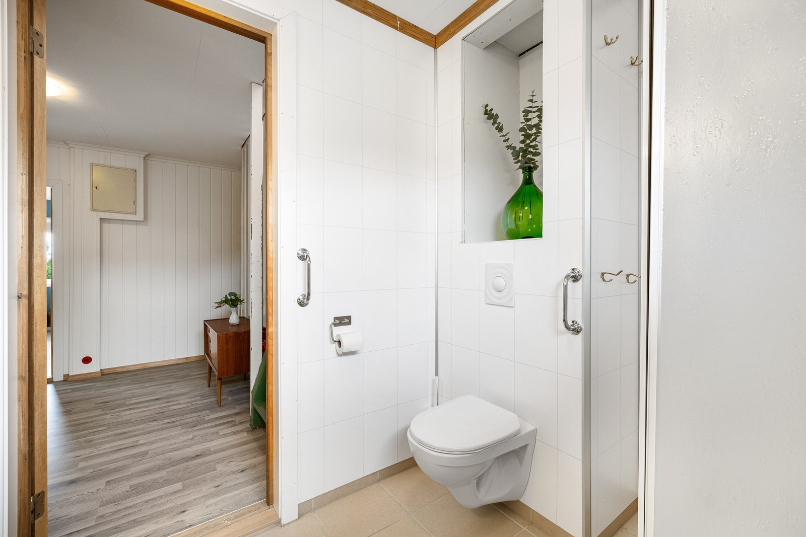 Vegghengt toalett Galleribilde