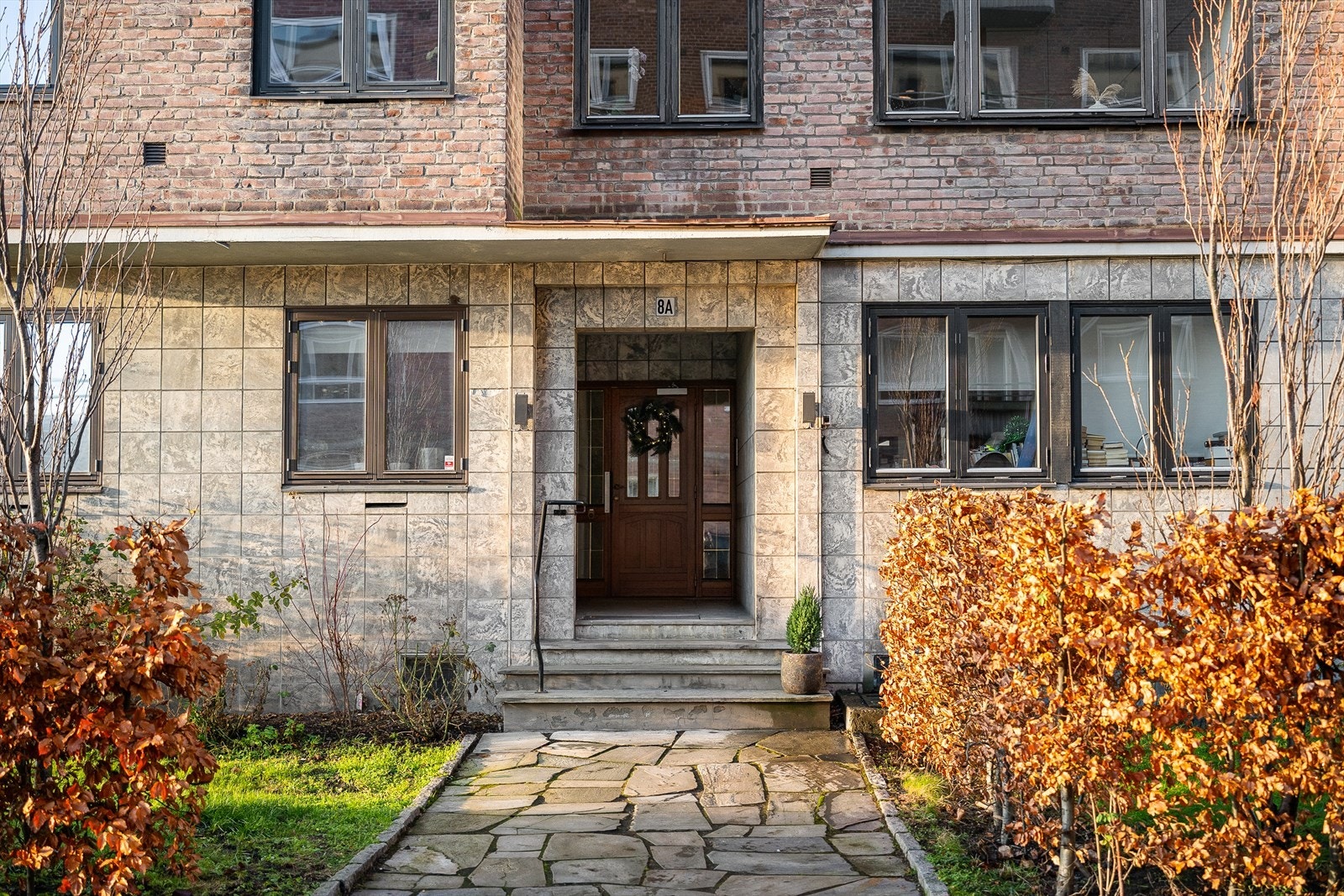 Klassisk og velholdt bygg fra 1938. Veldrevet sameie med totalt 33 seksjoner. Galleribilde