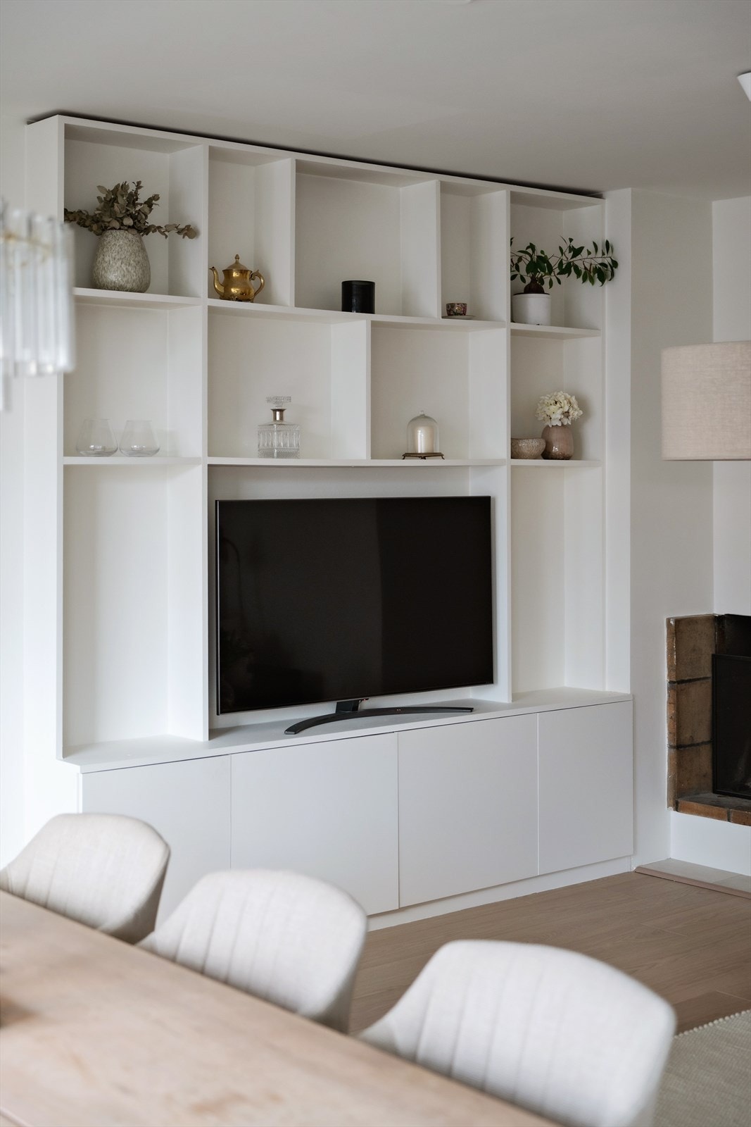 Leiligheten ligger i byggets andre etasje med heisadkomst. Galleribilde