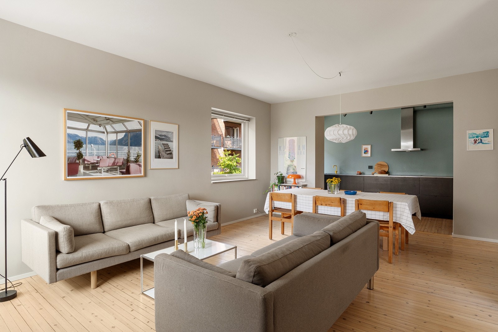 Her får du en smart planløsning, god takhøyde og romslige rom! Galleribilde