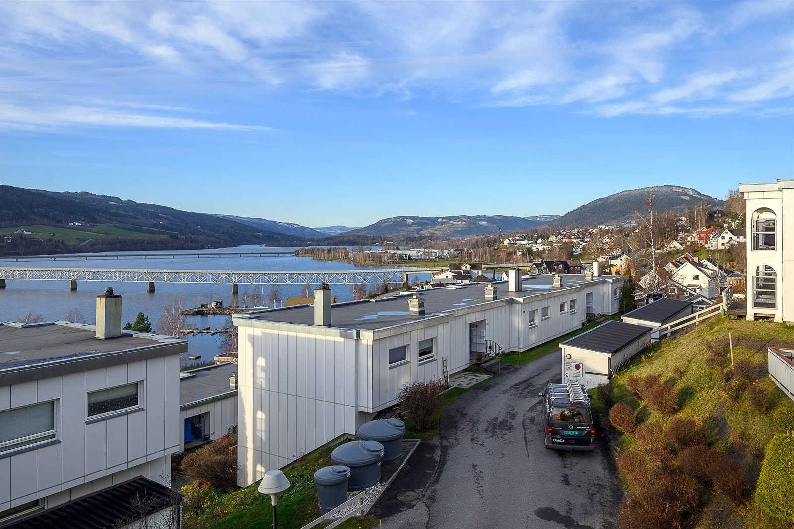 Bekkefaret borettslag ligger rett ned og sør for sentrum. Galleribilde