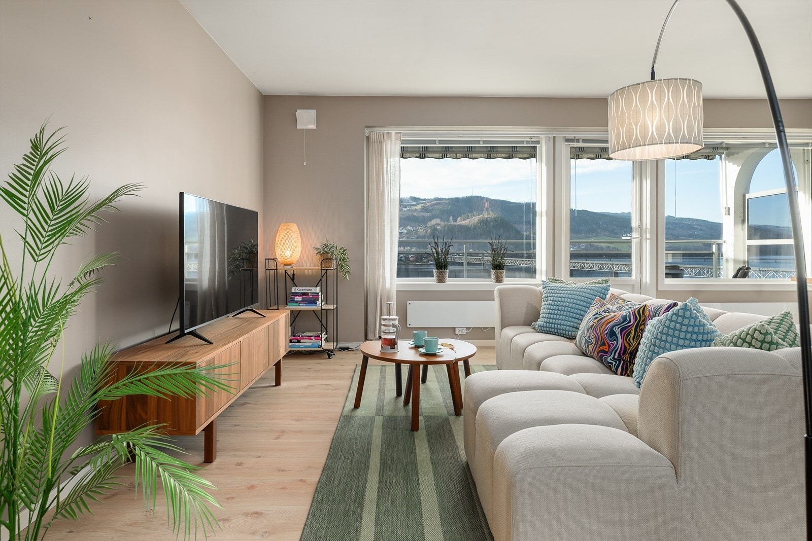 Stuen fremstår som lun og trivelig. Galleribilde