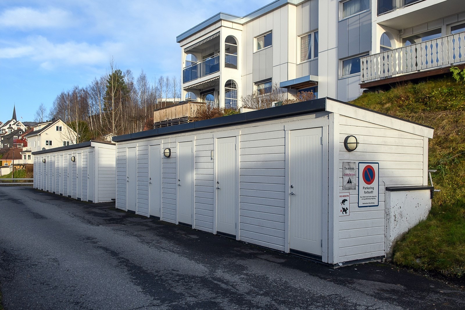 Felles bodanlegg med egen bod ligger like ved leiligheten. Galleribilde