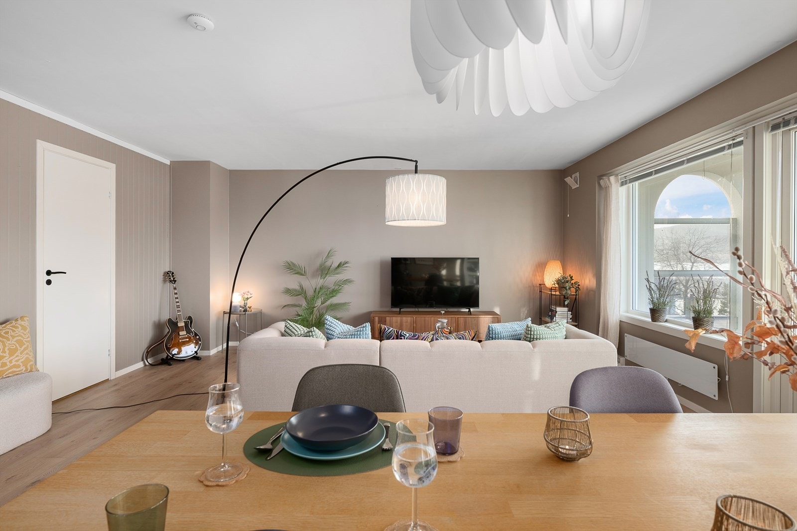 Fra stue er det adkomst til alkove/bod. Galleribilde