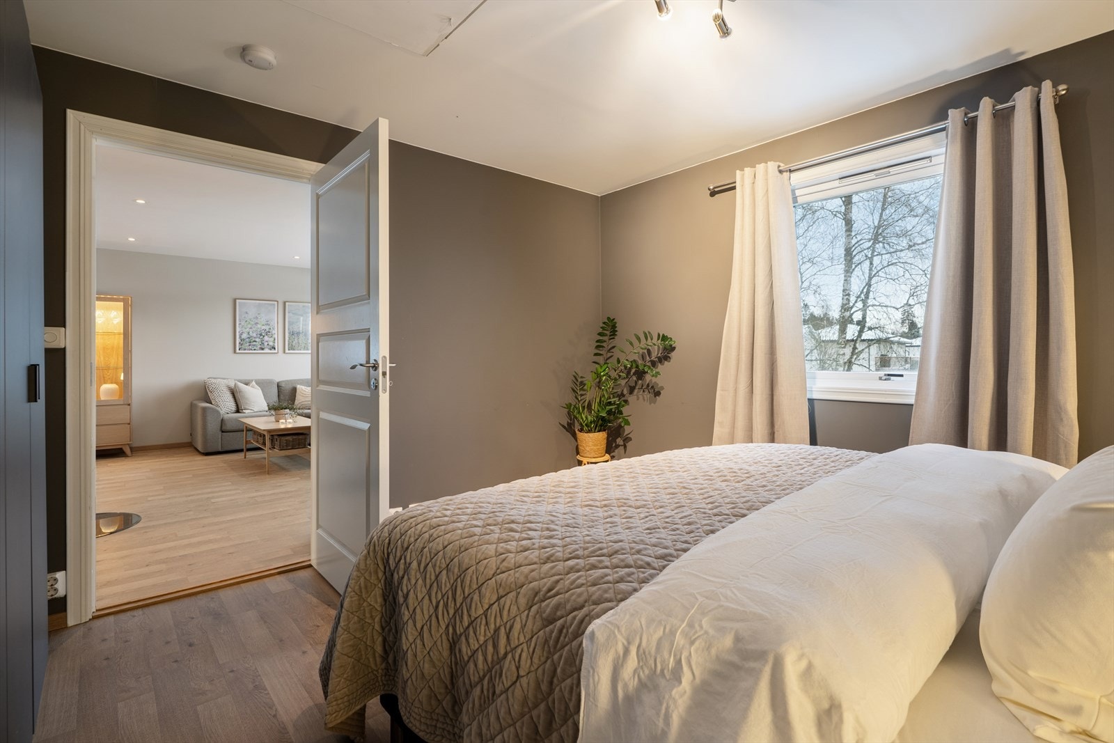 Det er adkomst til loft på soverommet Galleribilde