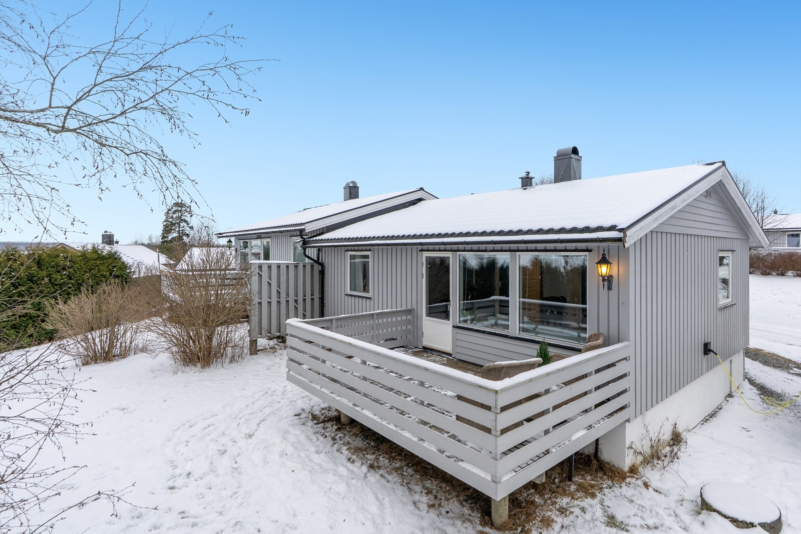 Meget fin og koselig terrasse med adkomst fra stue Galleribilde