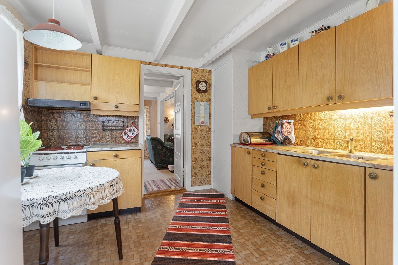 Fra kjøkken mot stue. Galleribilde