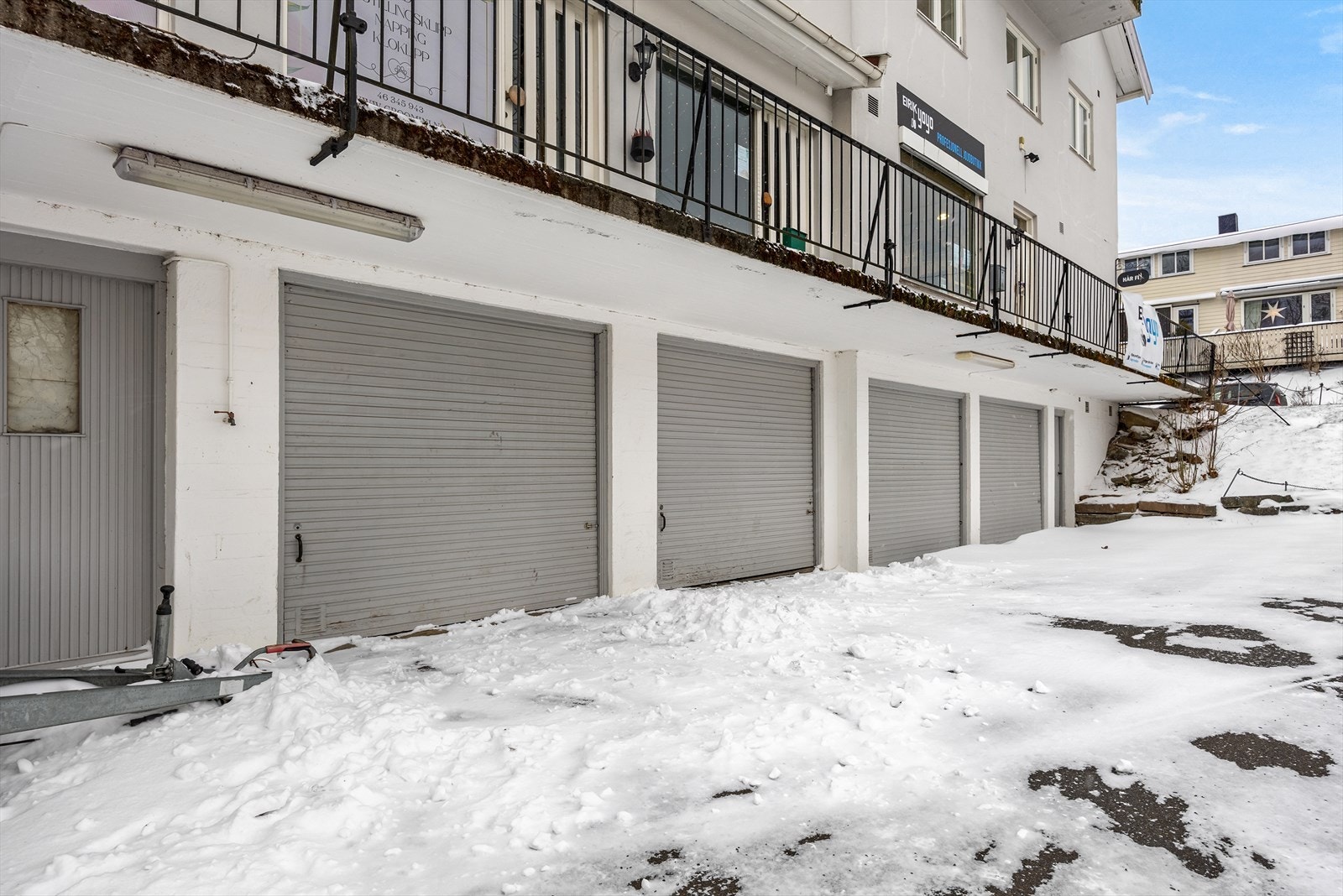 Det medfølger en garasjeplass på ca. 16 m². Galleribilde