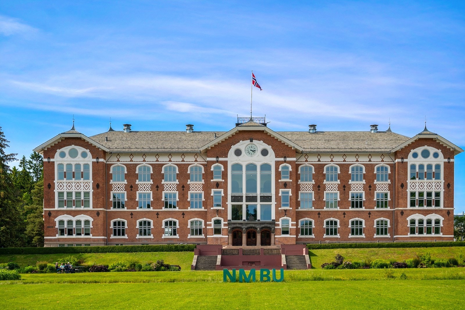 Fra leiligheten er det gangavstand til Norges miljø- og biovitenskapelige universitet (NMBU) og veterinærhøyskolen Galleribilde