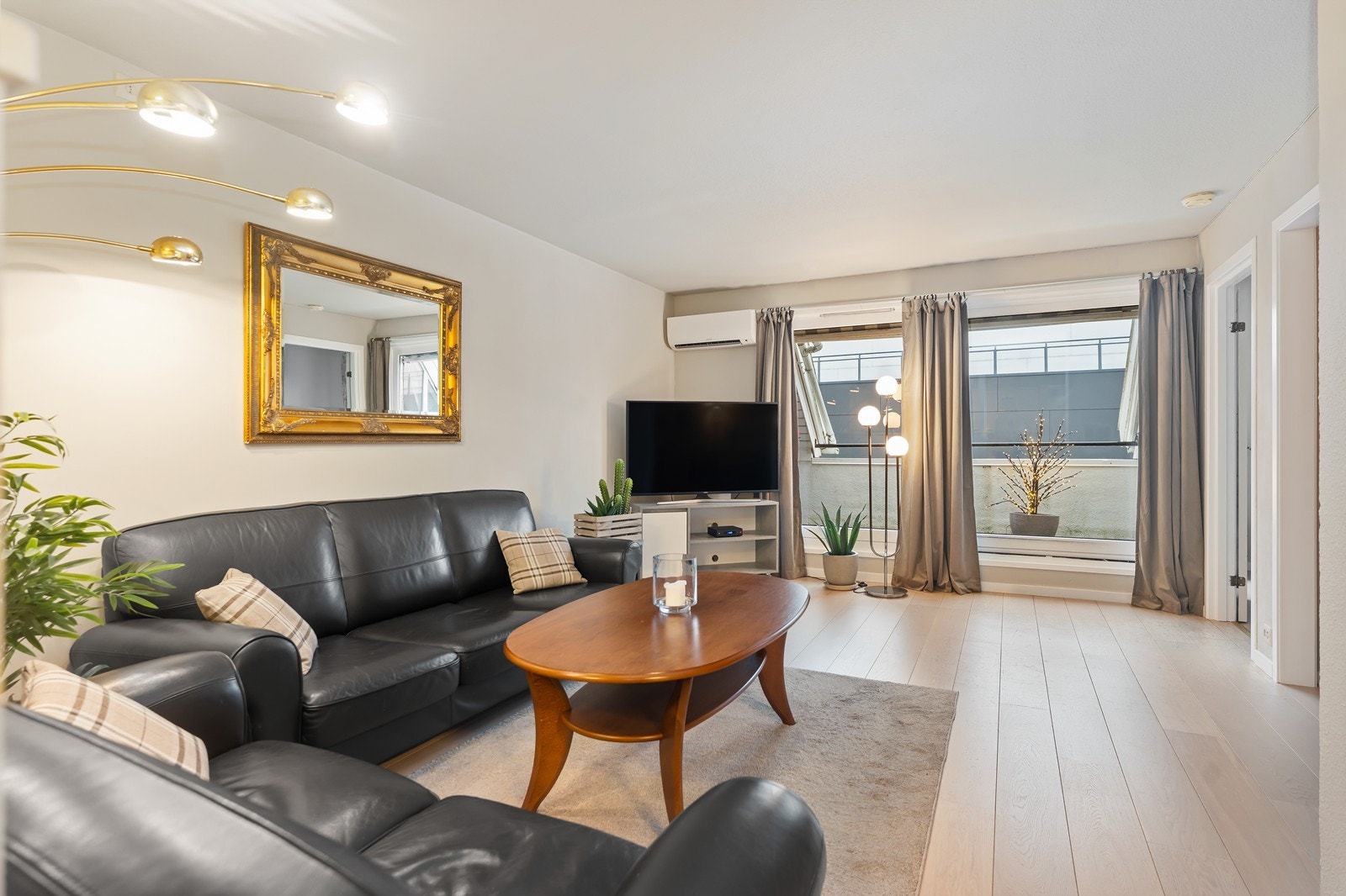 Utgang til vestvendt veranda Galleribilde