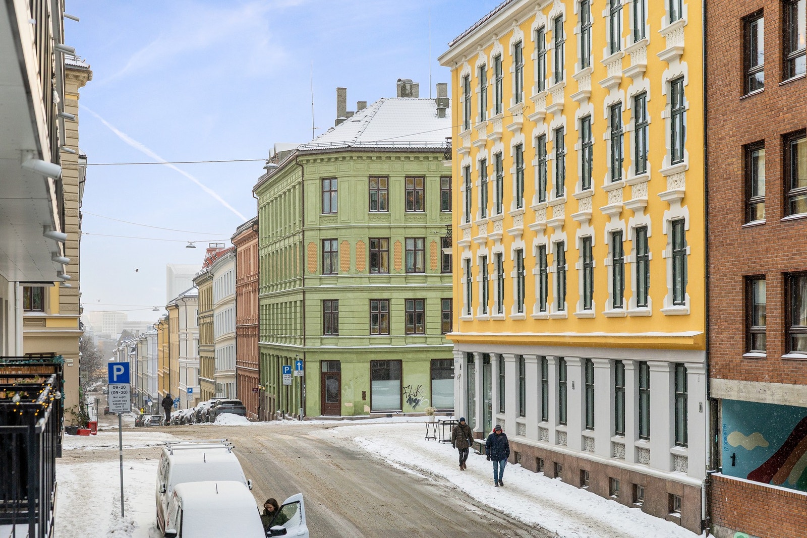 Hyggelig utsyn mot klassisk bygårdsbebyggelse. Galleribilde