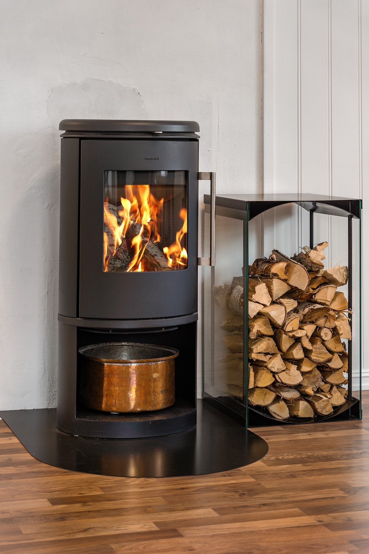 Vedovn som gir ekstra hygge og varme i vinterhalvåret. Galleribilde