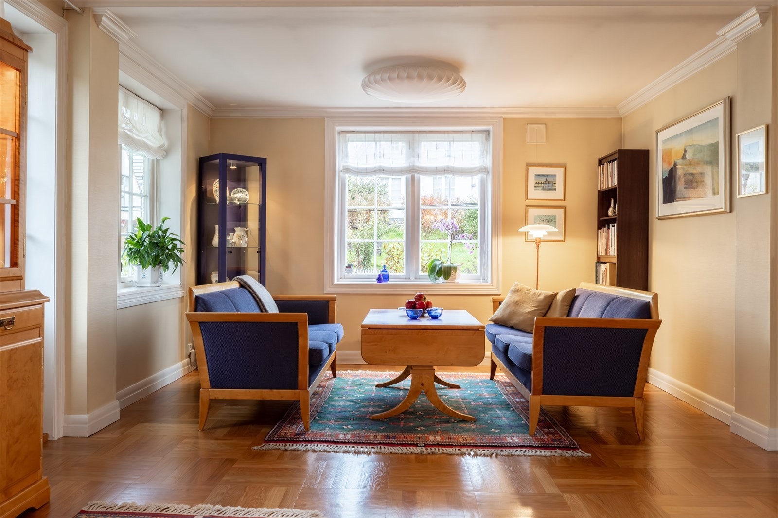 God plass til sofagruppe i stuen. Galleribilde