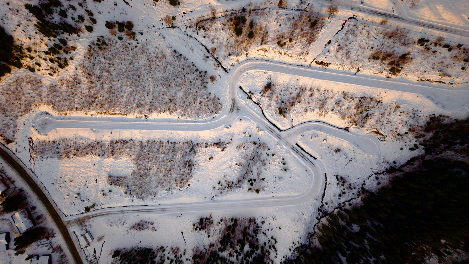 Helårsvei og vinterbrøytet adkomst. Galleribilde