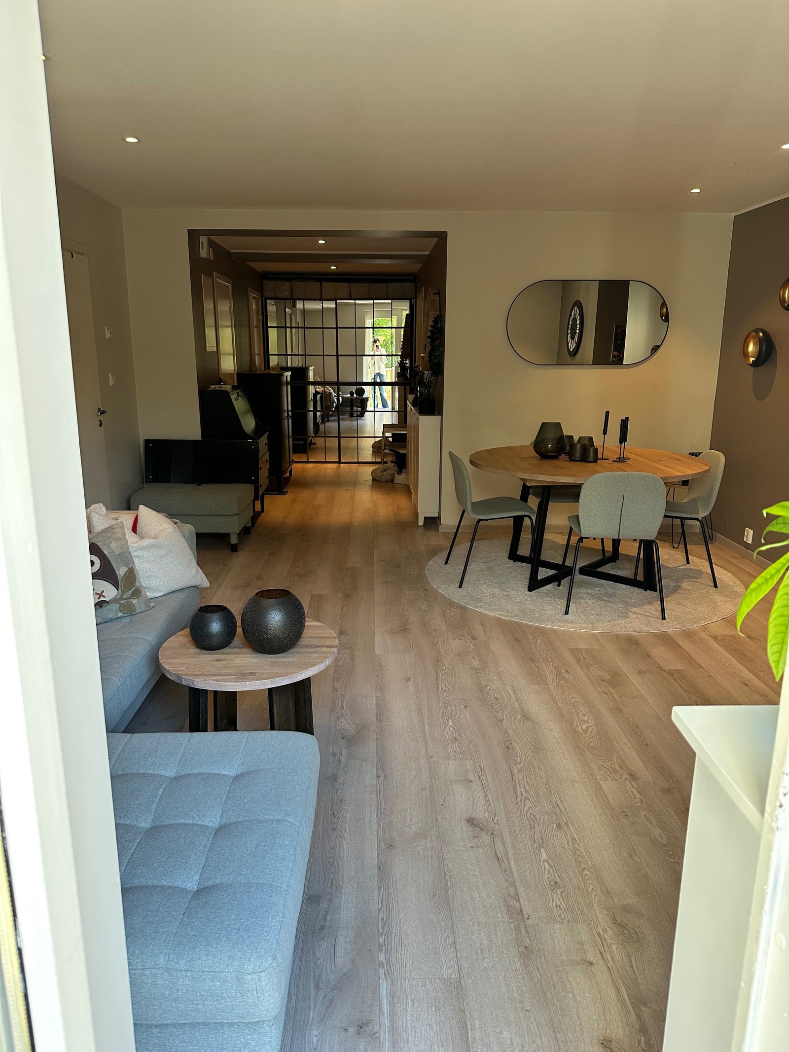 Stue mot gang Galleribilde